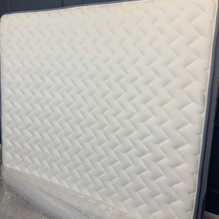 Aluxo Oasis 2000 Pocket Memory Pillow Top Mattress in a Box