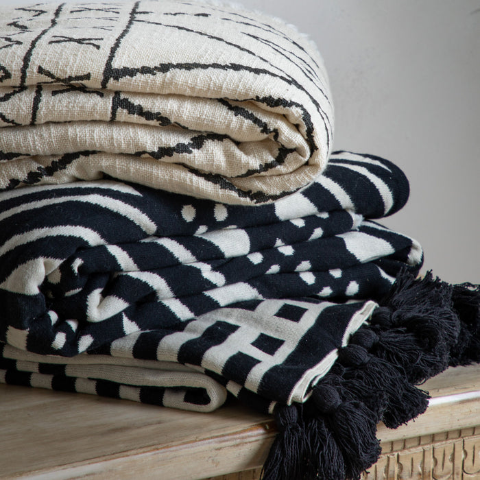 Natural Cotton Polyester Sherpa Throw 1260gsm Black Design with Tassels