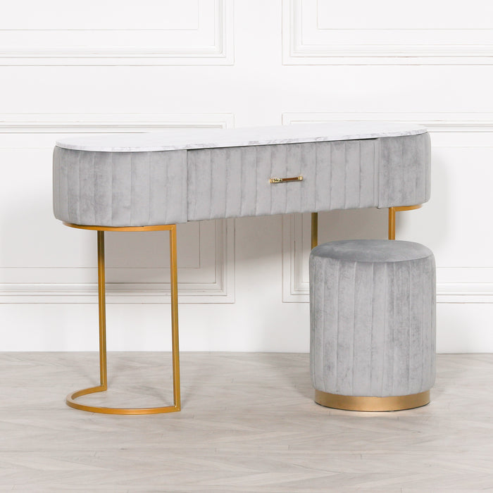 dressing table gold legs Luxury Makeup Vanity Desk Vanity Table Dressing Table with Oval Mirror & 3 Drawers, Elegant Console Table, Gold -ModernLuxe